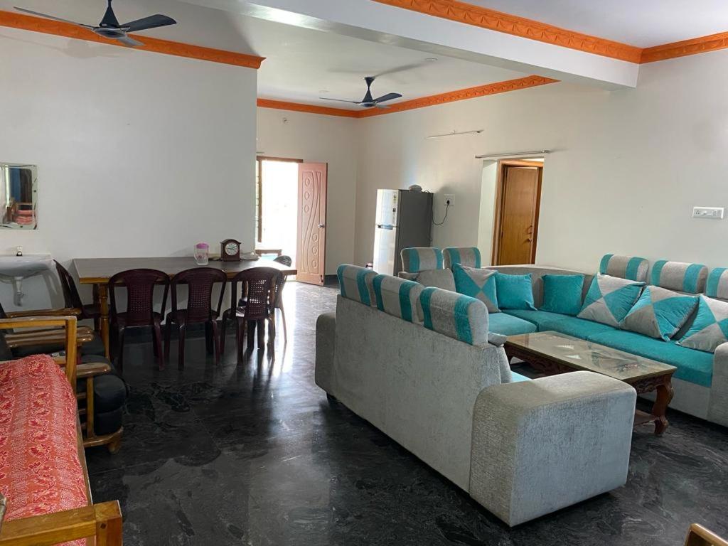 Nethra Illam Apartment *